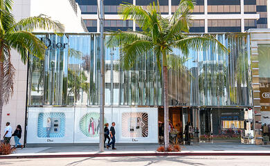Louis Vuitton Unveils Yellow Brick Road on Rodeo Drive – The