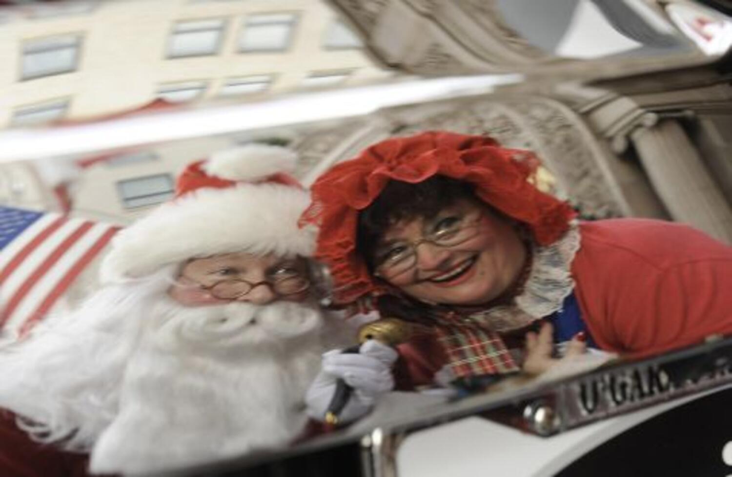Two Rodeo Santa at the Via Tr