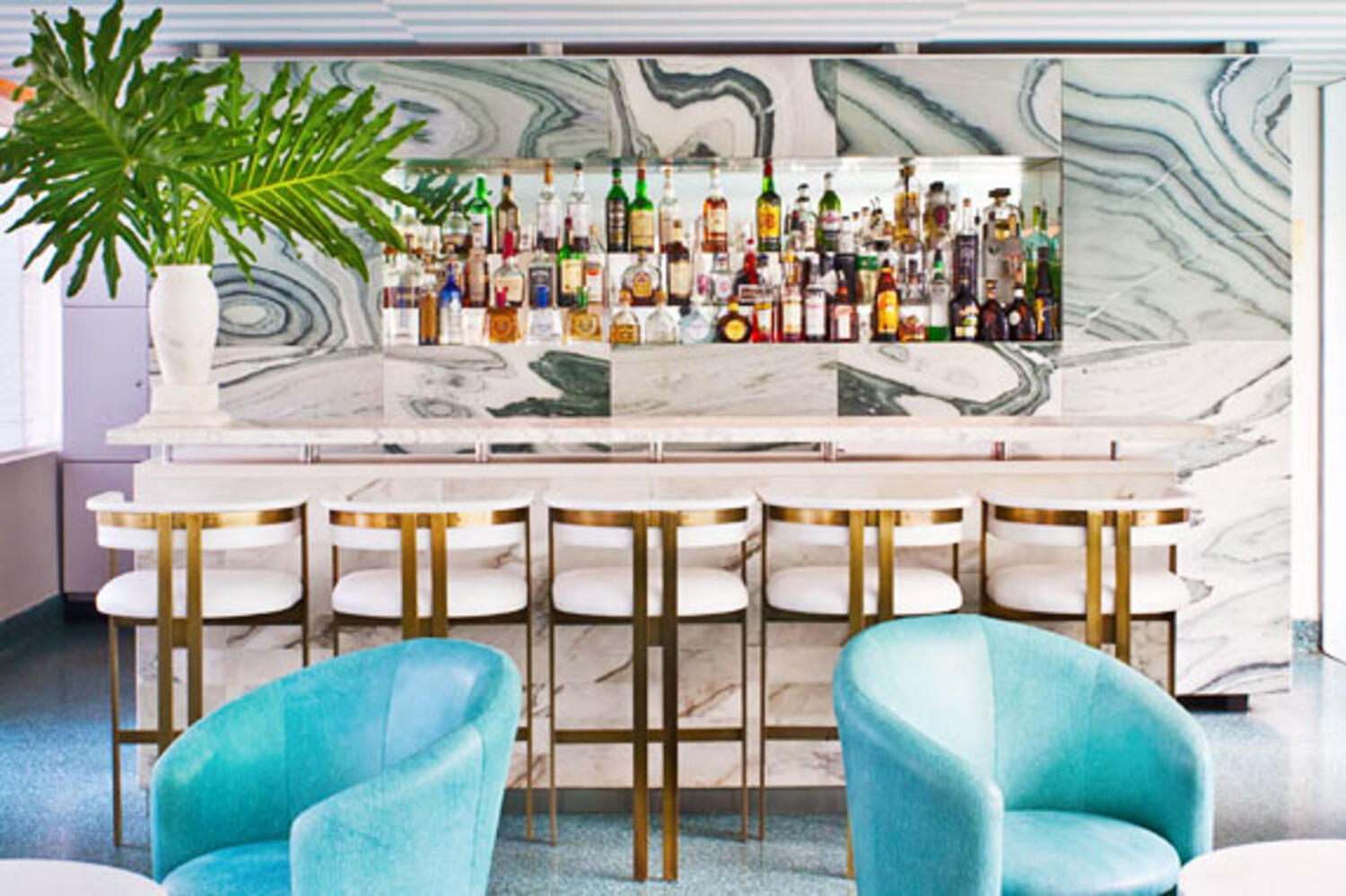 Oliverio Happy Hour-T