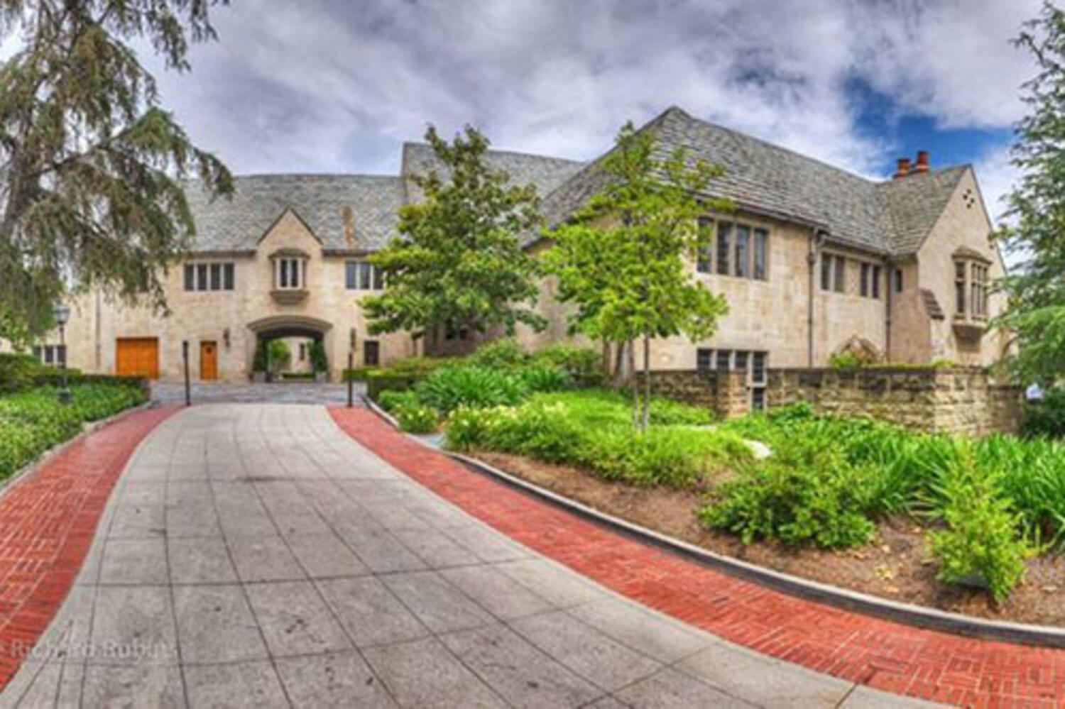 Group Ranger Tours at Greystone Mansion