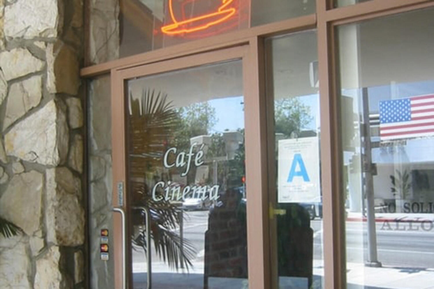 Café Cinema