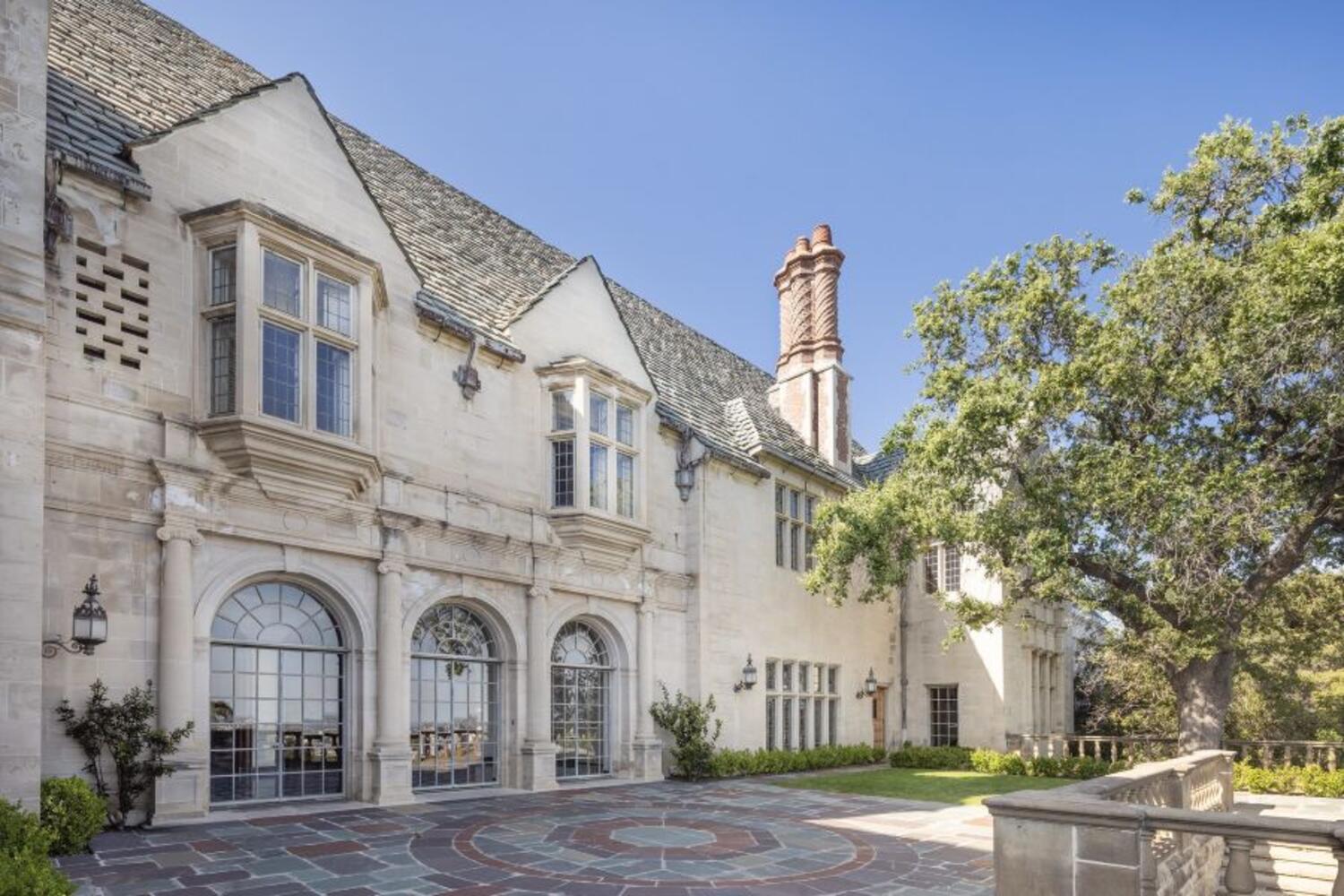 Beverly Hills Happy Trails: 08. The Great Outdoors