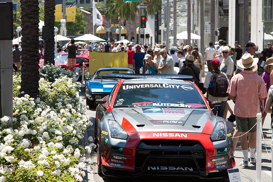 Rodeo Drive Concours d'Elegance Featured Over 100 Cars and 40,000