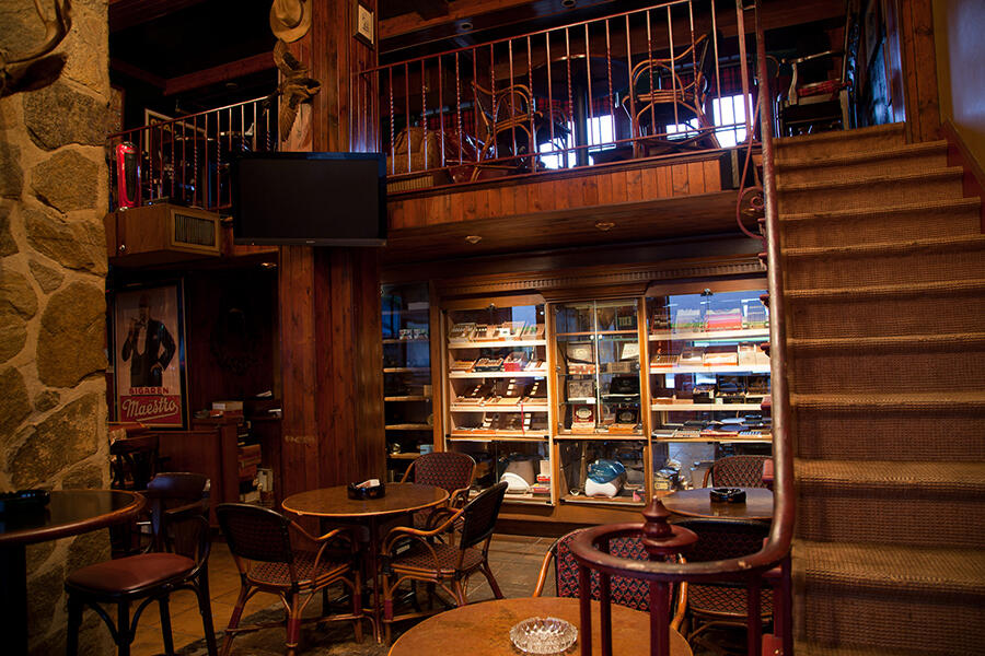 cigar room fireplace