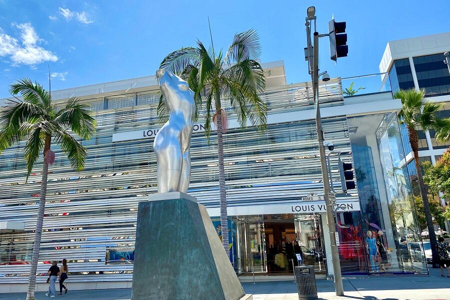 Shopping itineraries in Louis Vuitton Beverly Center in October